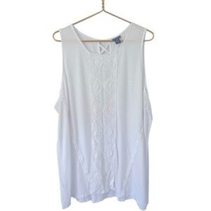 Torrid Woman’s White Top With Crocheted Detailing, Size 4‎